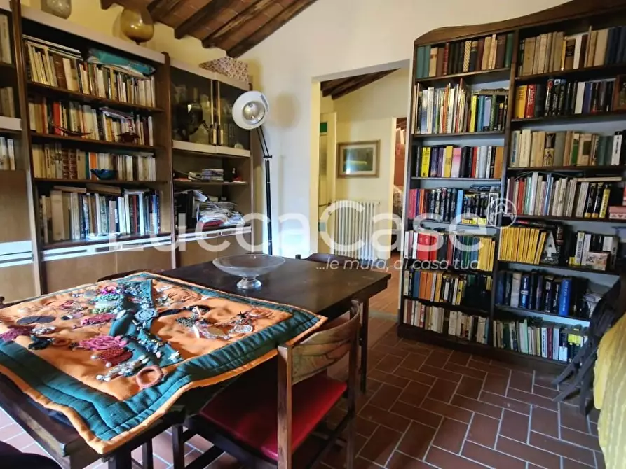 Immagine 25 di Villa in vendita  a Lucca