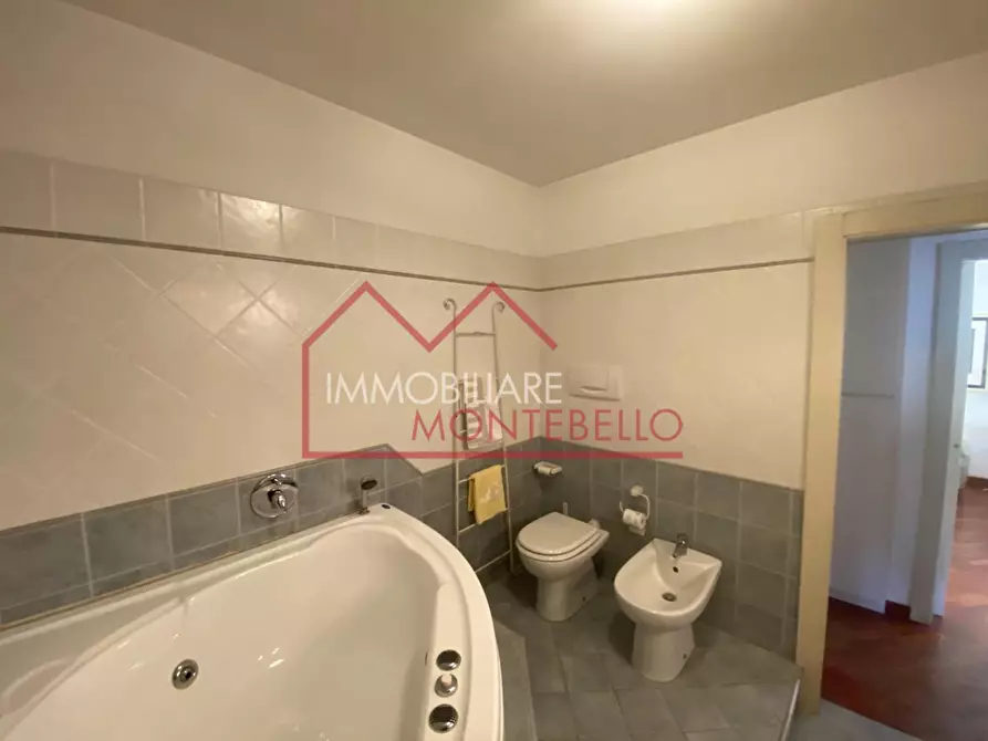 Immagine 29 di Villa in vendita  a Viareggio