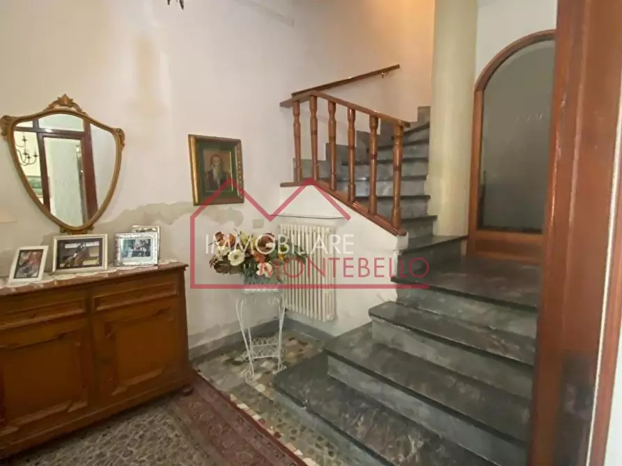 Immagine 37 di Villa in vendita  a Viareggio