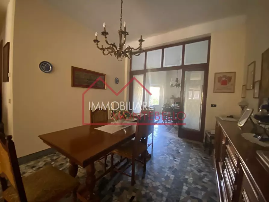 Immagine 7 di Villa in vendita  a Viareggio