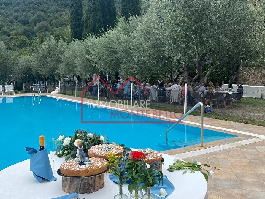 Immagine 73 di Agriturismo in vendita  a Camaiore