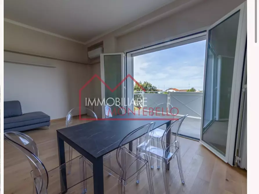 Immagine 4 di Appartamento in vendita  a Camaiore