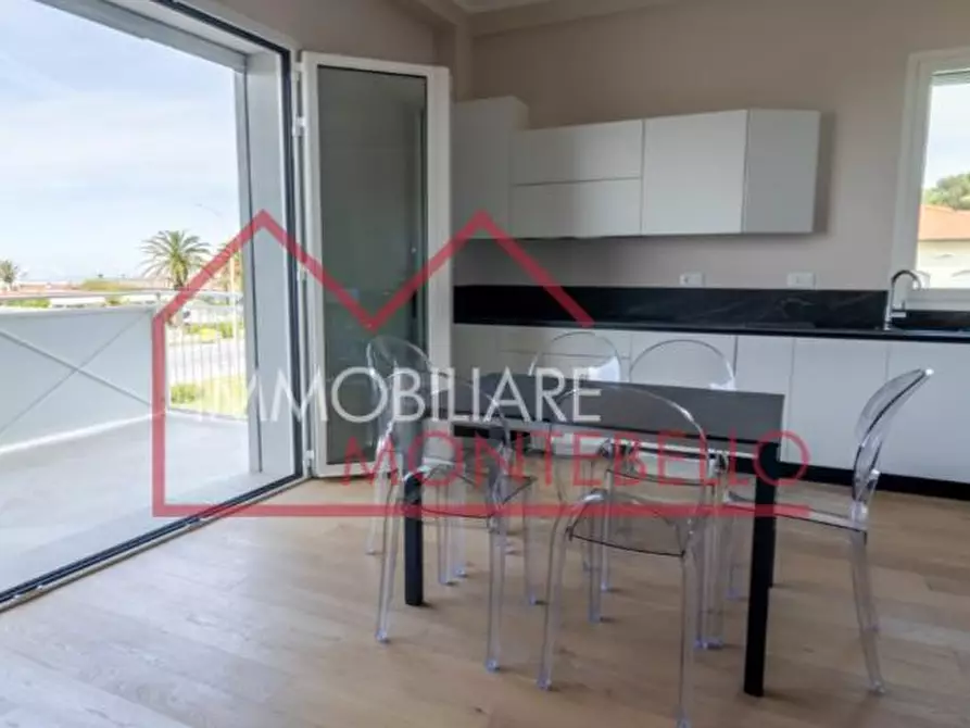 Immagine 3 di Appartamento in vendita  a Camaiore