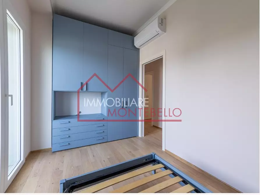 Immagine 11 di Appartamento in vendita  a Camaiore