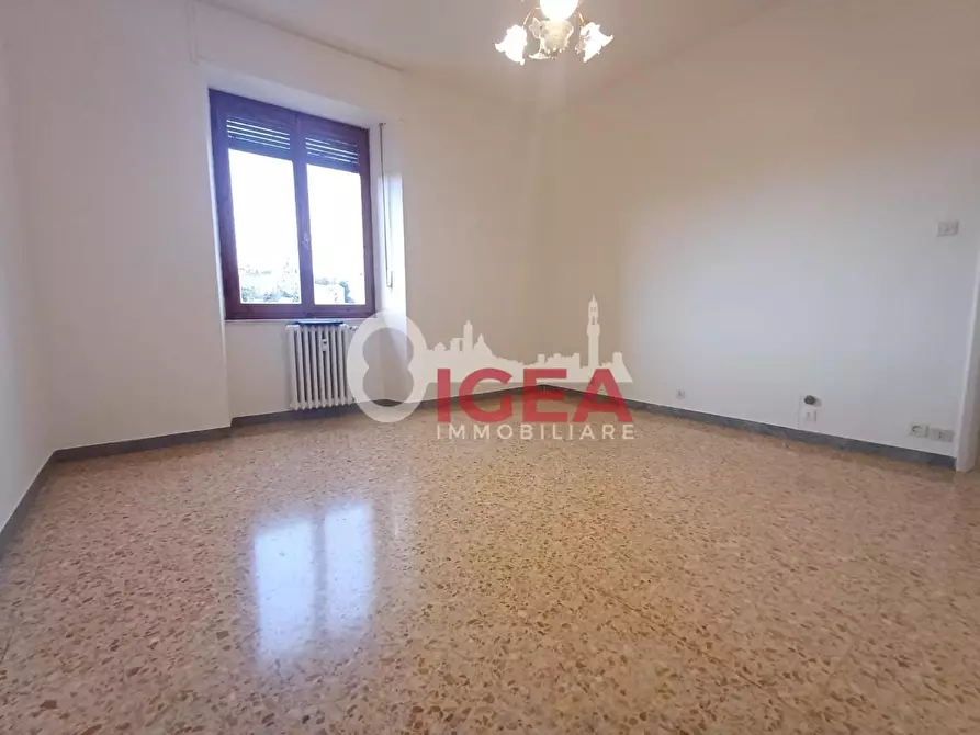 Immagine 13 di Appartamento in vendita  a Siena