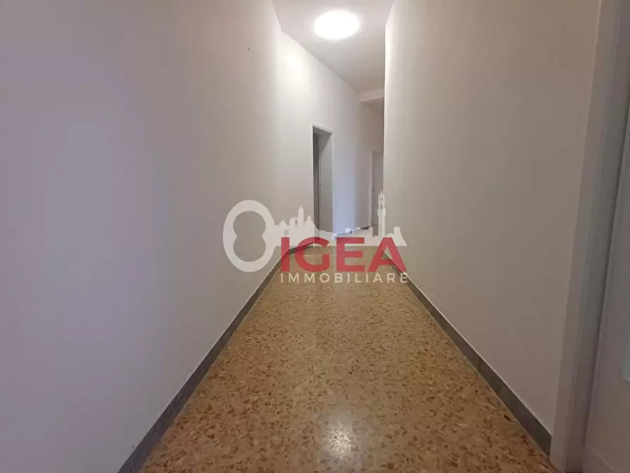 Immagine 15 di Appartamento in vendita  a Siena