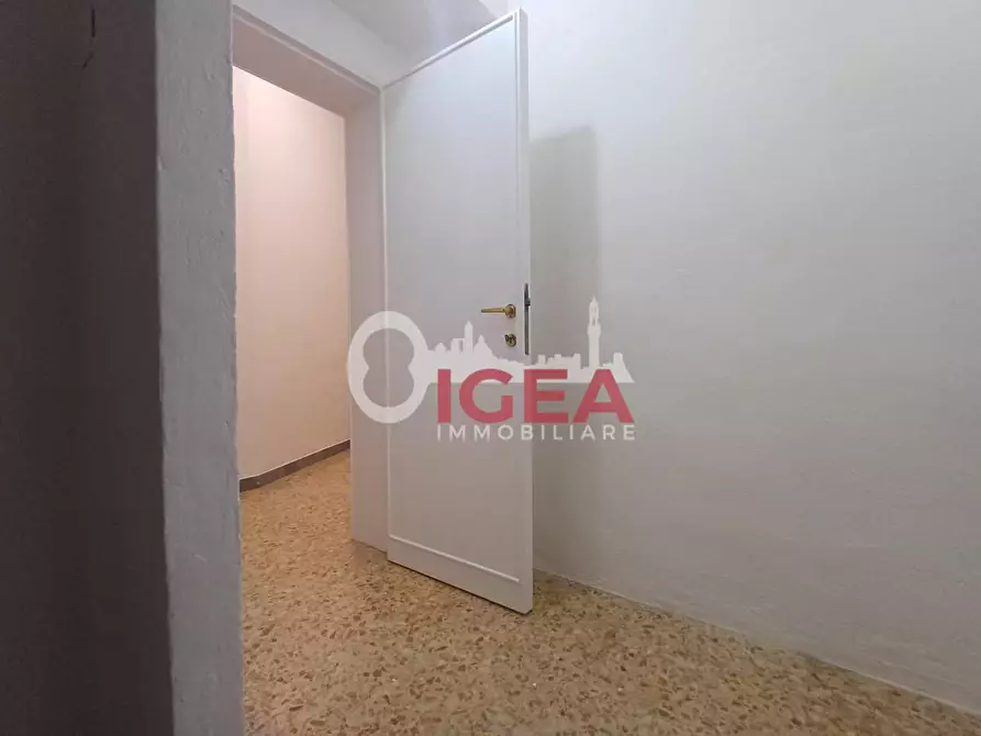 Immagine 3 di Appartamento in vendita  a Siena