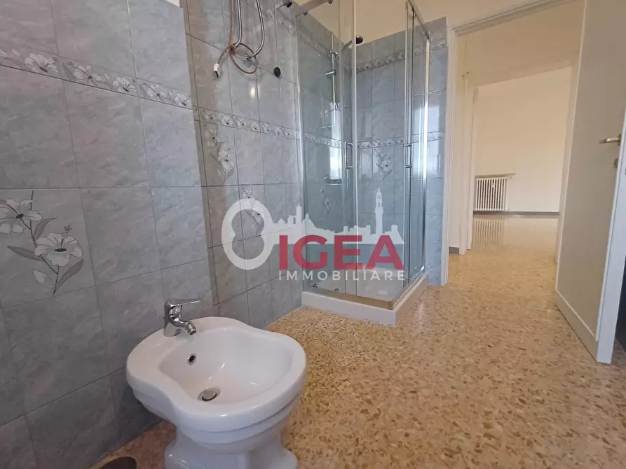 Immagine 17 di Appartamento in vendita  a Siena