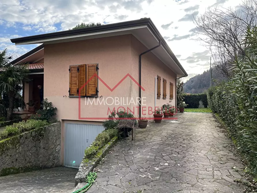 Immagine 6 di Casa indipendente in vendita  a Camaiore
