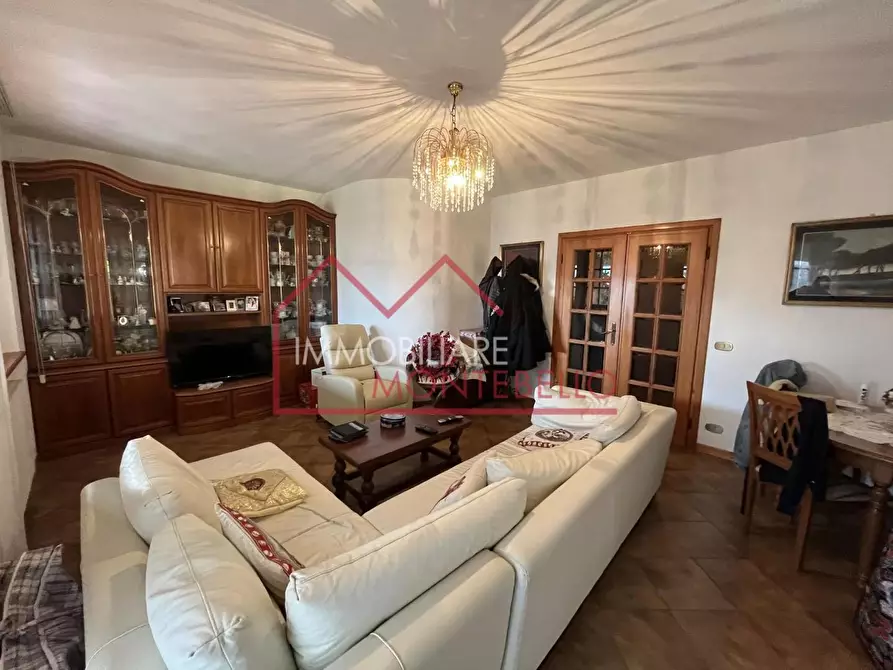 Immagine 20 di Casa indipendente in vendita  a Camaiore