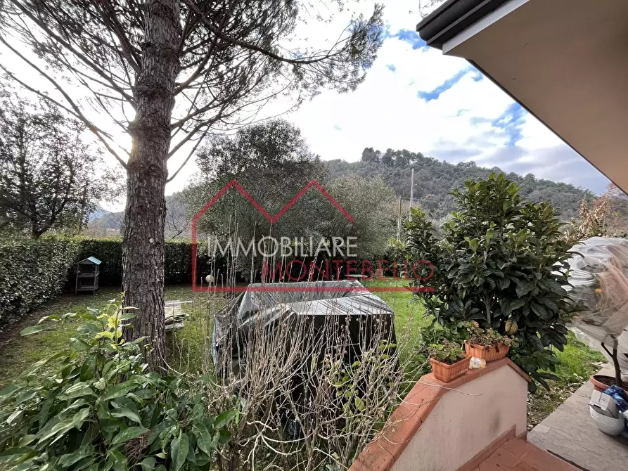Immagine 9 di Casa indipendente in vendita  a Camaiore