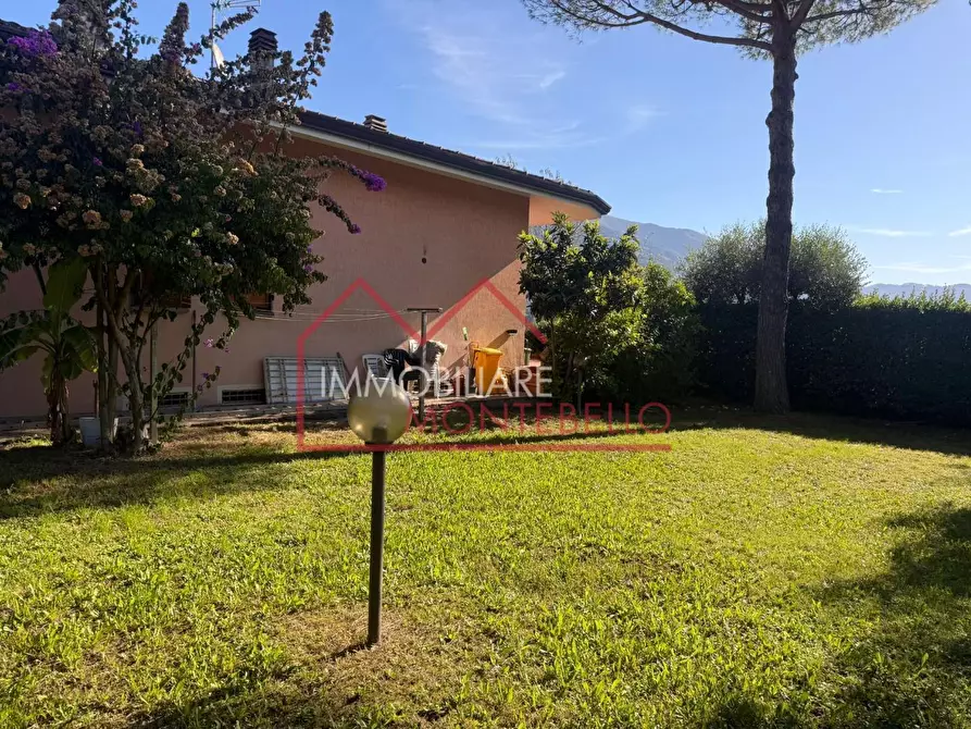 Immagine 24 di Casa indipendente in vendita  a Camaiore