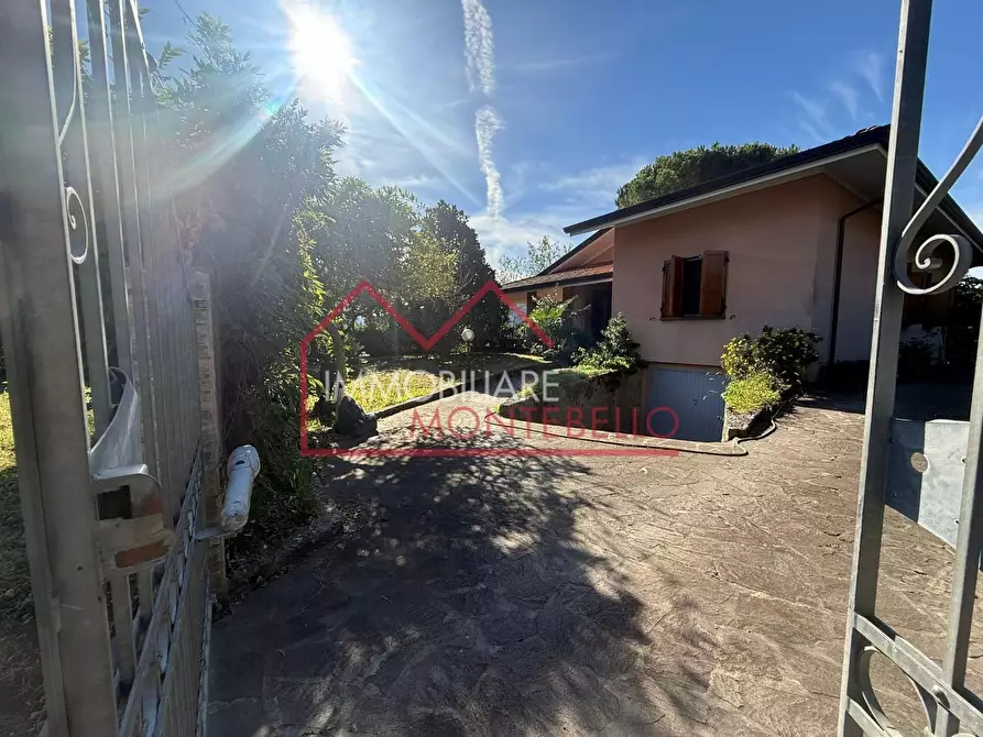 Immagine 2 di Casa indipendente in vendita  a Camaiore