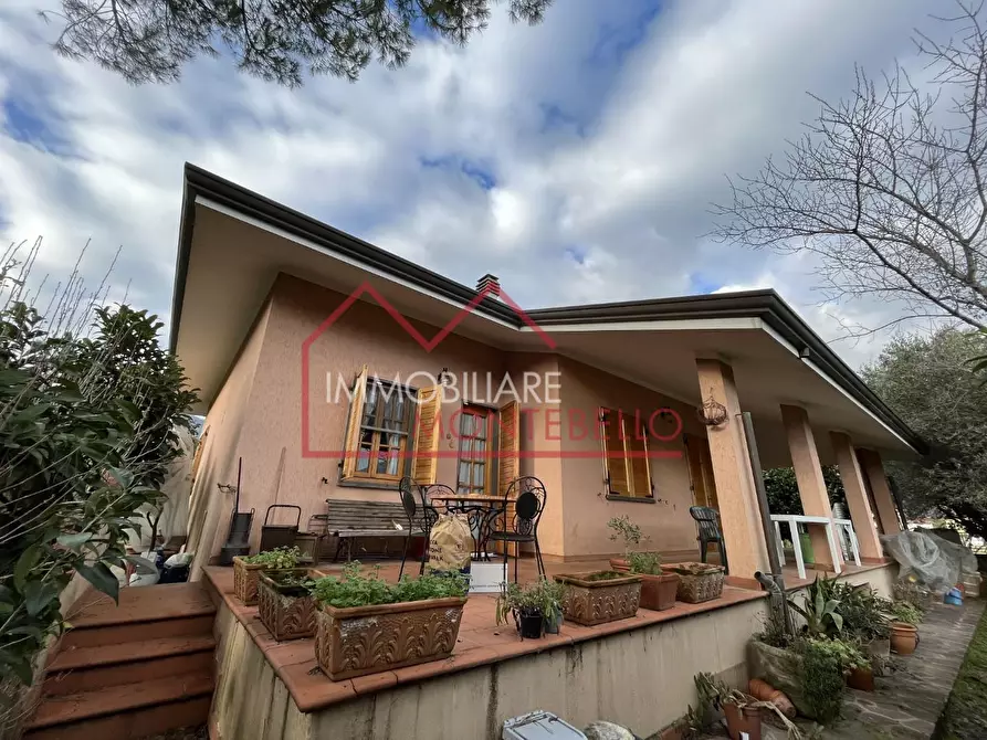 Immagine 14 di Casa indipendente in vendita  a Camaiore