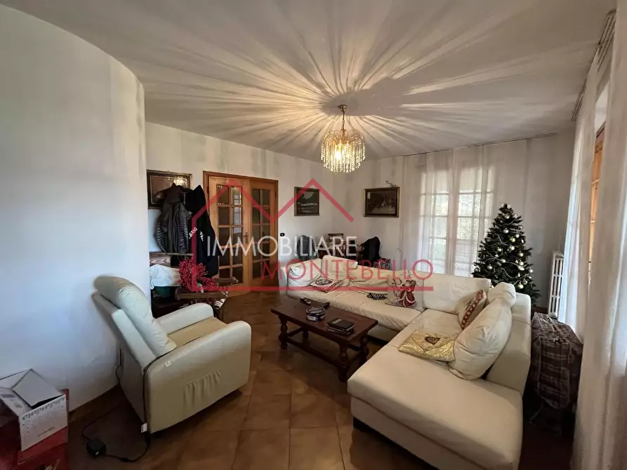 Immagine 18 di Casa indipendente in vendita  a Camaiore