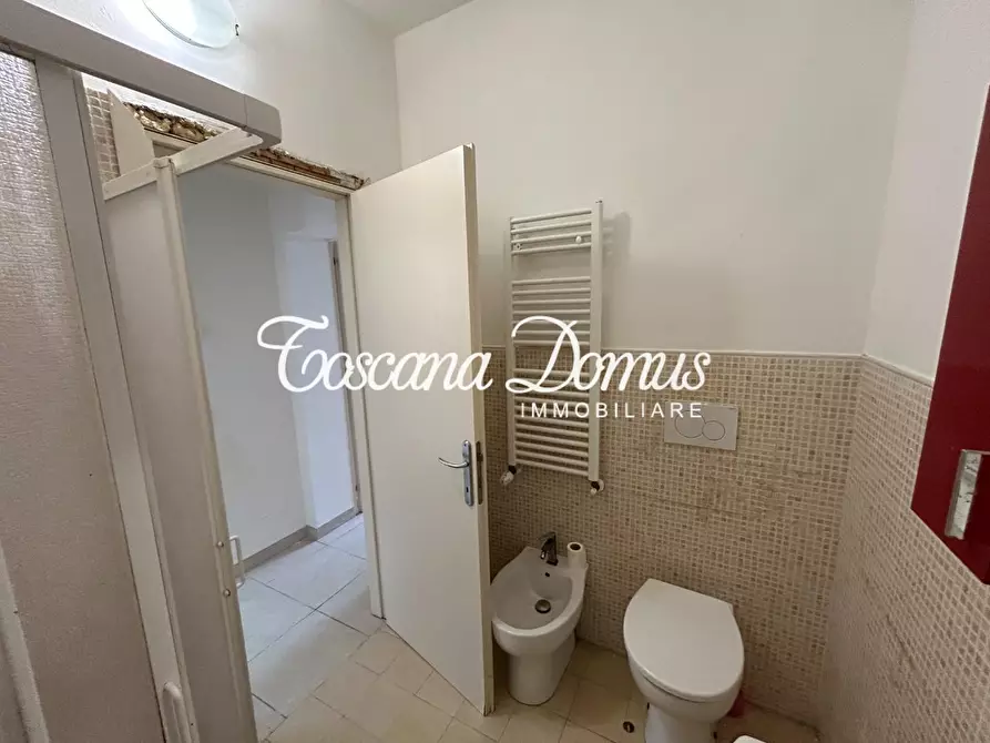 Immagine 16 di Appartamento in vendita  a Siena