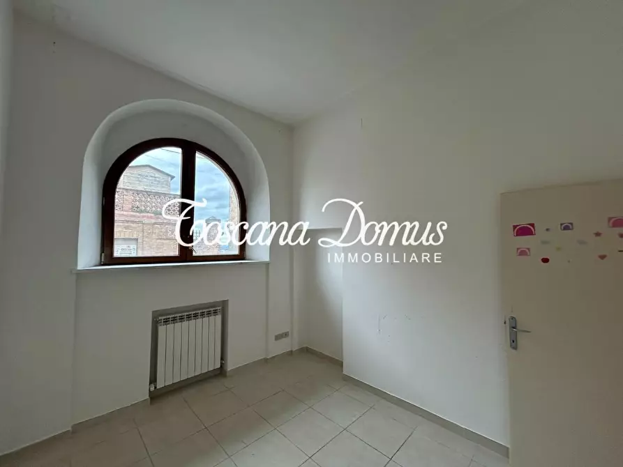 Immagine 13 di Appartamento in vendita  a Siena