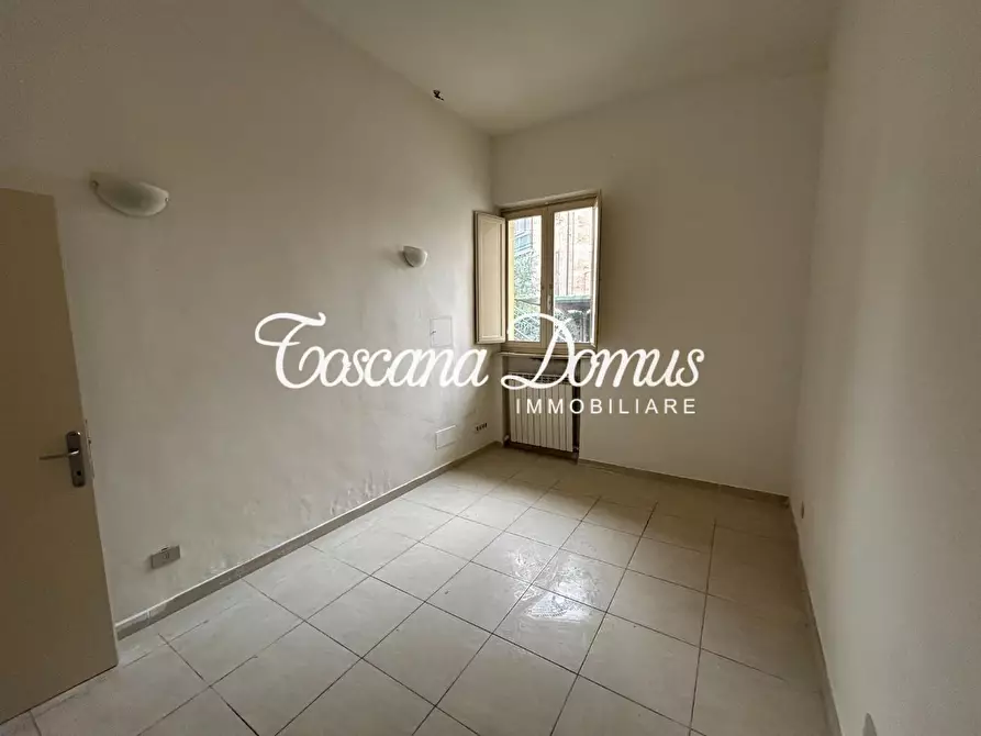 Immagine 19 di Appartamento in vendita  a Siena