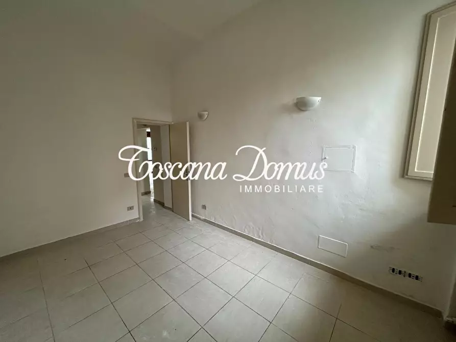 Immagine 21 di Appartamento in vendita  a Siena