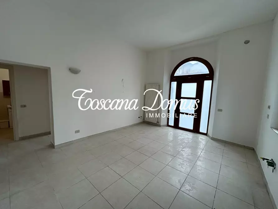 Immagine 3 di Appartamento in vendita  a Siena