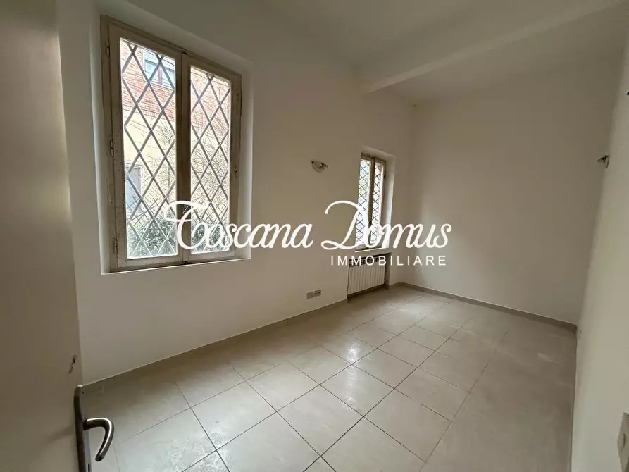 Immagine 5 di Appartamento in vendita  a Siena