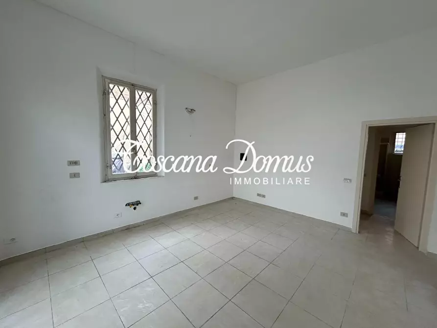 Immagine 2 di Appartamento in vendita  a Siena