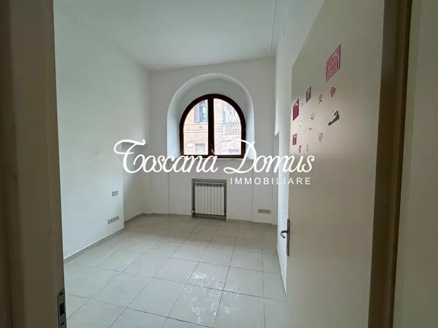 Immagine 10 di Appartamento in vendita  a Siena