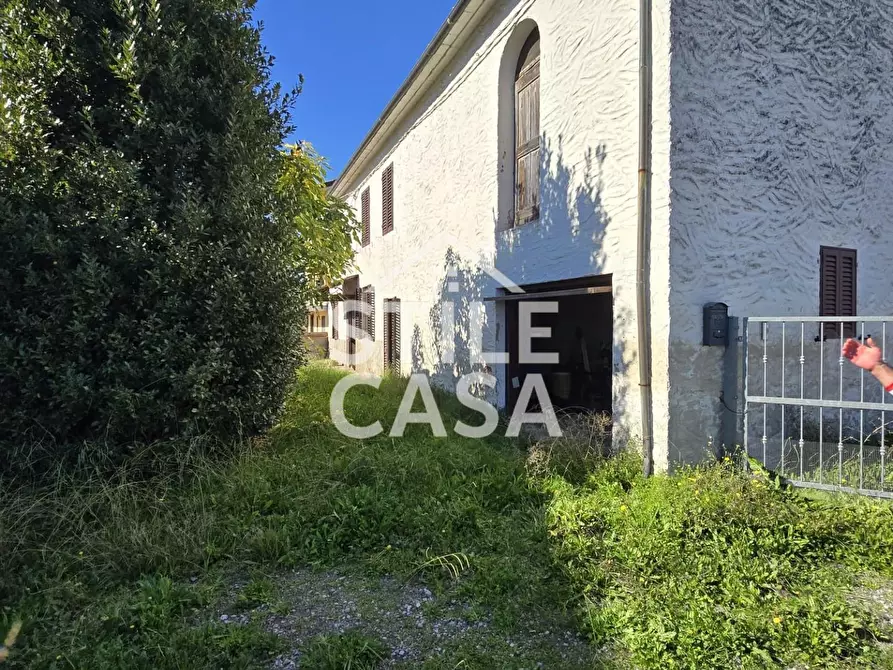Immagine 1 di Porzione di casa in vendita  a Chiesina Uzzanese