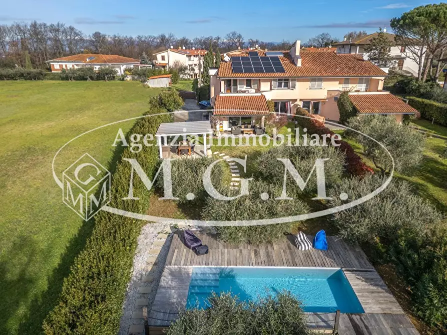 Immagine 1 di Casa bifamiliare in vendita  a Bientina