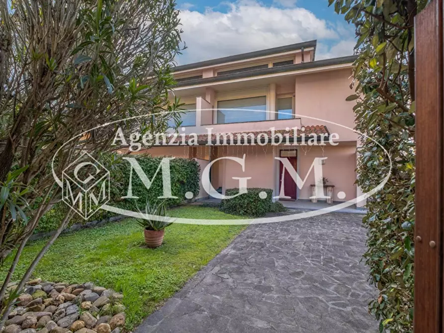 Immagine 8 di Casa bifamiliare in vendita  a Bientina