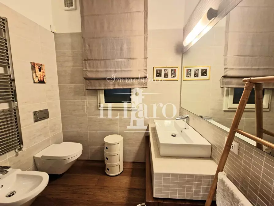 Immagine 27 di Appartamento in vendita  a Campi Bisenzio