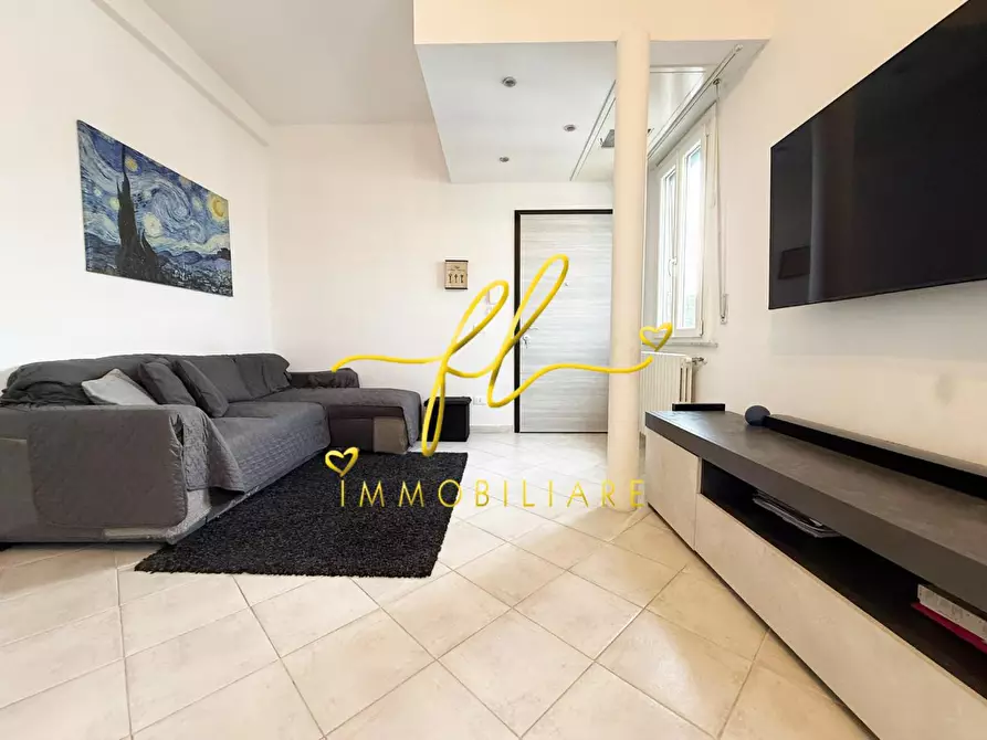 Immagine 1 di Appartamento in vendita  a Cecina