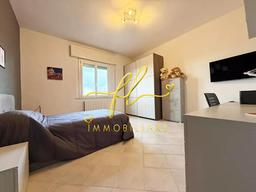 Immagine 17 di Appartamento in vendita  a Cecina