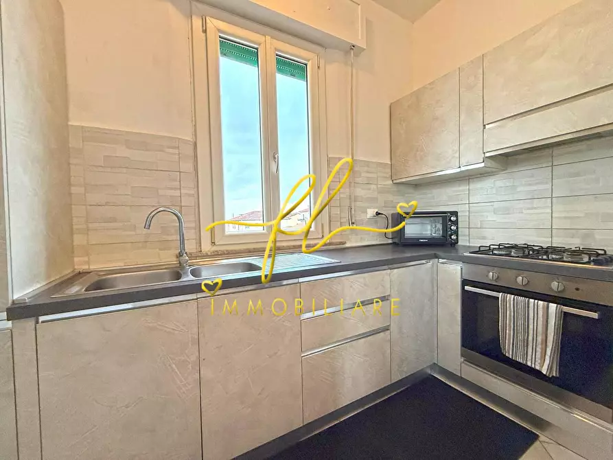 Immagine 10 di Appartamento in vendita  a Cecina