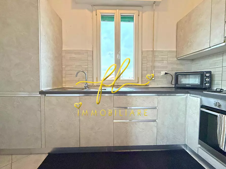 Immagine 11 di Appartamento in vendita  a Cecina