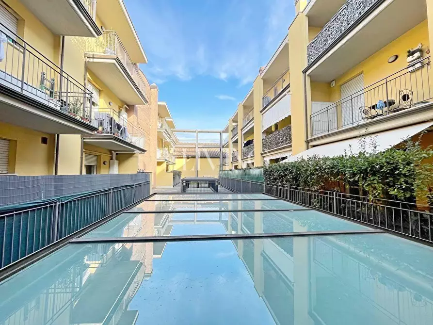 Immagine 30 di Appartamento in vendita  a Lucca