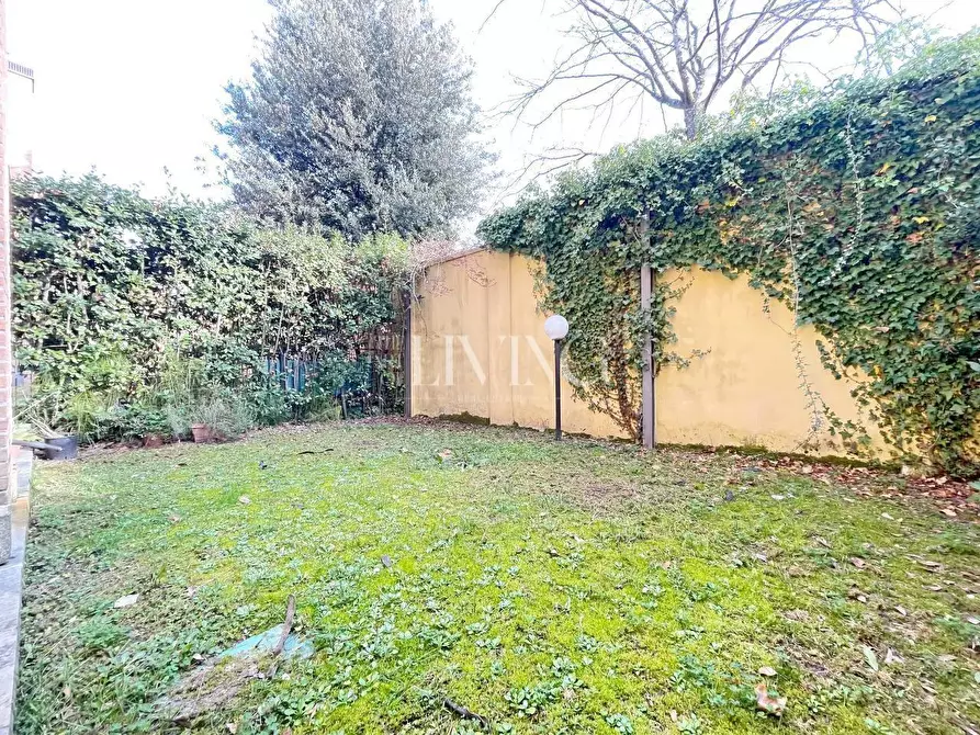 Immagine 26 di Appartamento in vendita  a Lucca