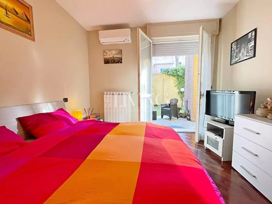 Immagine 13 di Appartamento in vendita  a Lucca