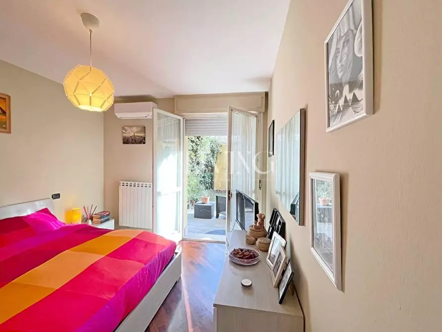 Immagine 11 di Appartamento in vendita  a Lucca