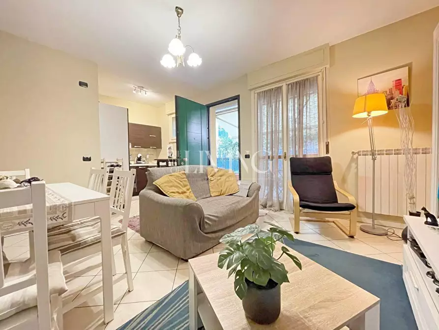 Immagine 1 di Appartamento in vendita  a Lucca