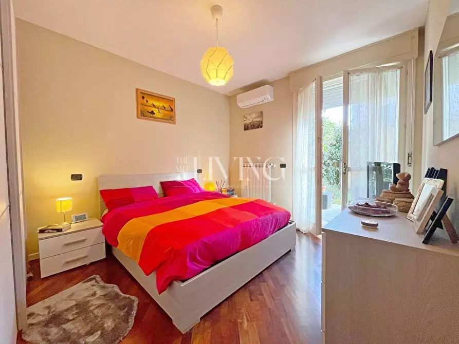 Immagine 10 di Appartamento in vendita  a Lucca