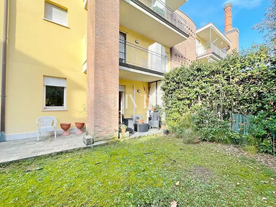 Immagine 28 di Appartamento in vendita  a Lucca