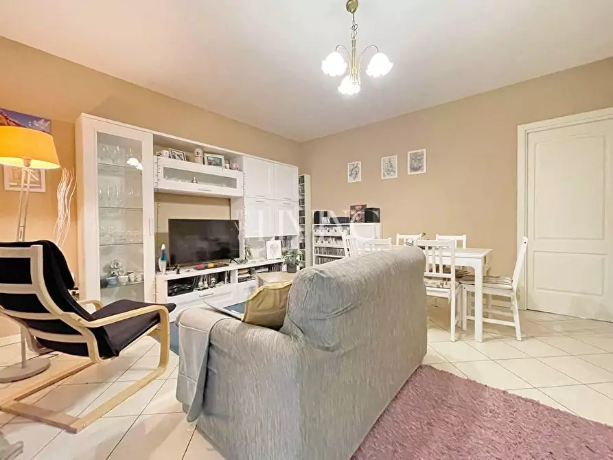 Immagine 3 di Appartamento in vendita  a Lucca