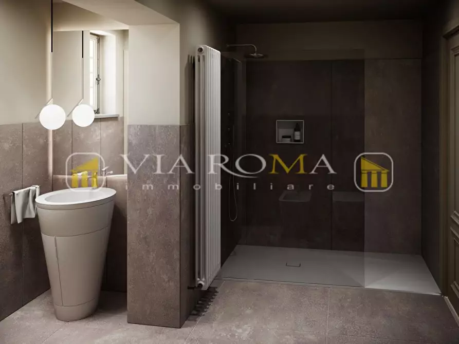 Immagine 7 di Appartamento in vendita  a Lucca