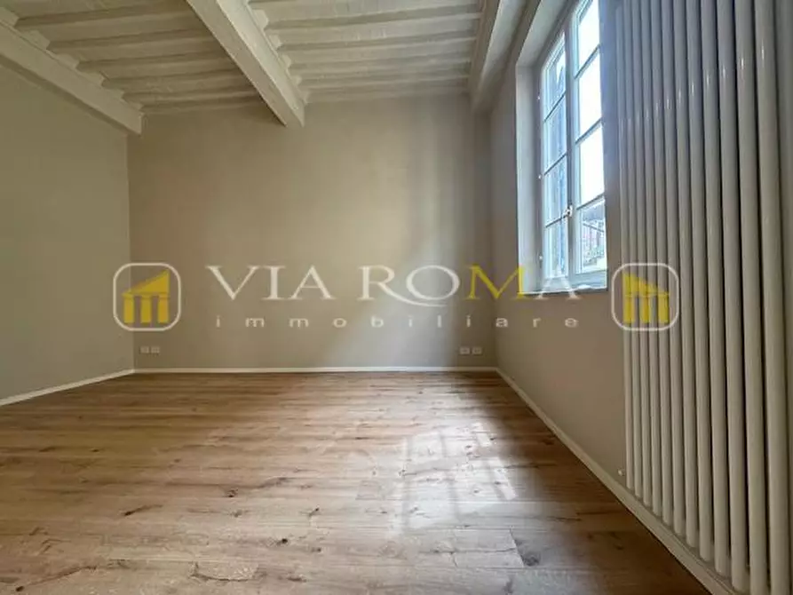 Immagine 28 di Appartamento in vendita  a Lucca