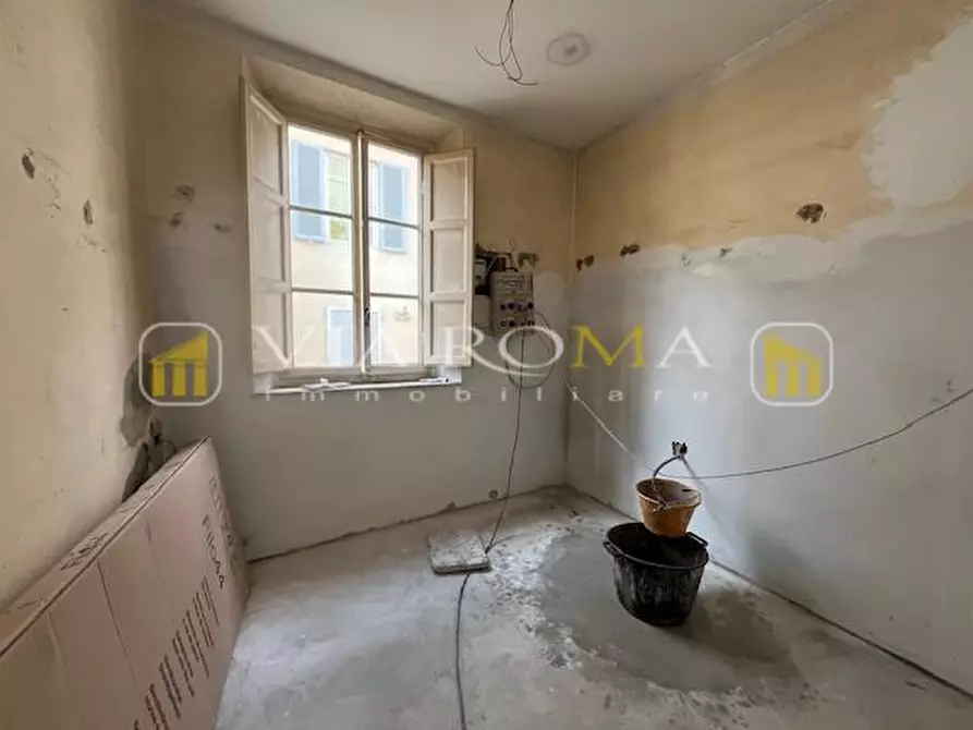 Immagine 10 di Appartamento in vendita  a Lucca
