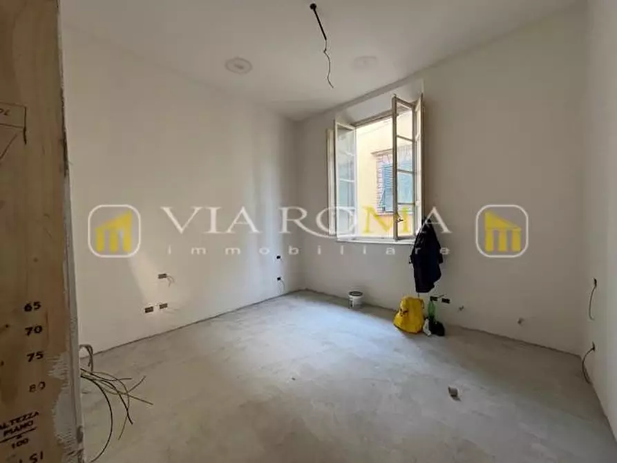 Immagine 12 di Appartamento in vendita  a Lucca