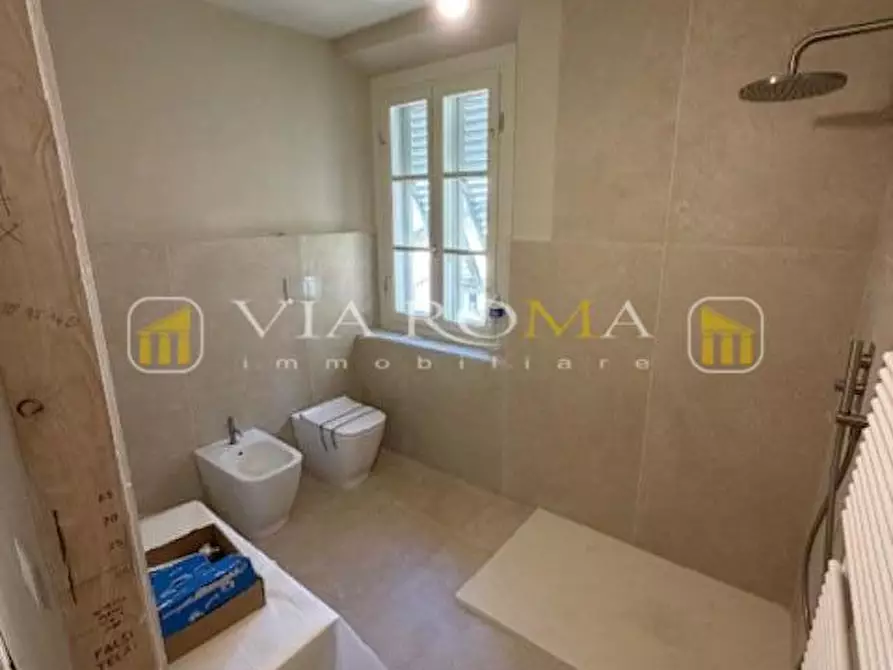 Immagine 15 di Appartamento in vendita  a Lucca