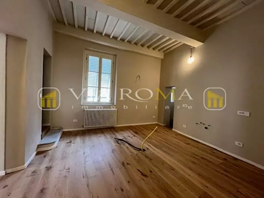 Immagine 22 di Appartamento in vendita  a Lucca