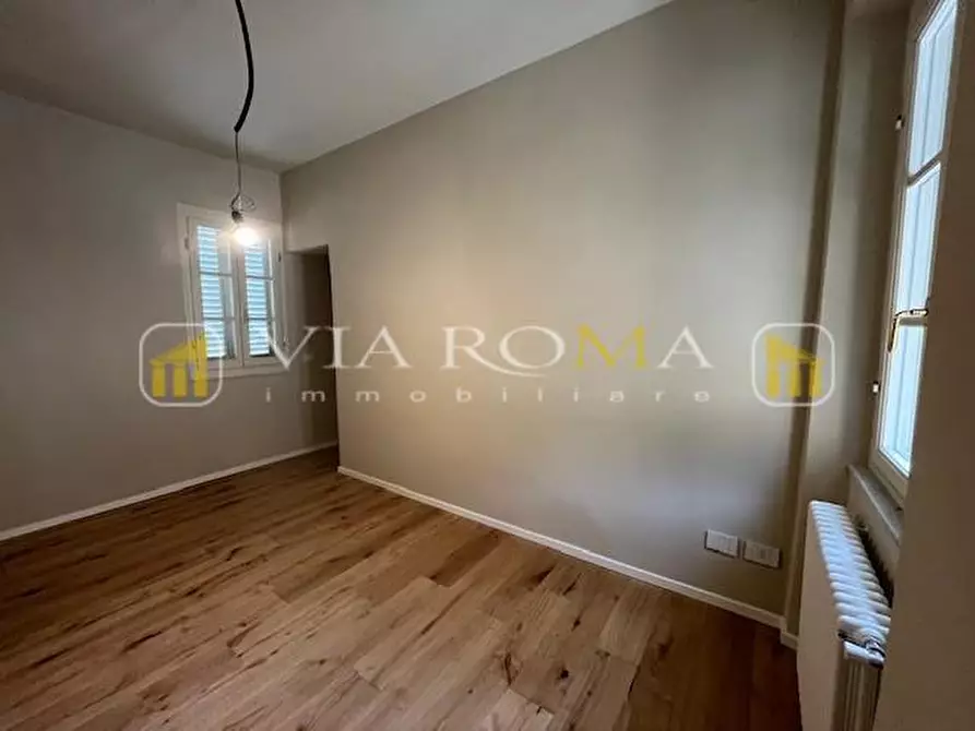 Immagine 23 di Appartamento in vendita  a Lucca